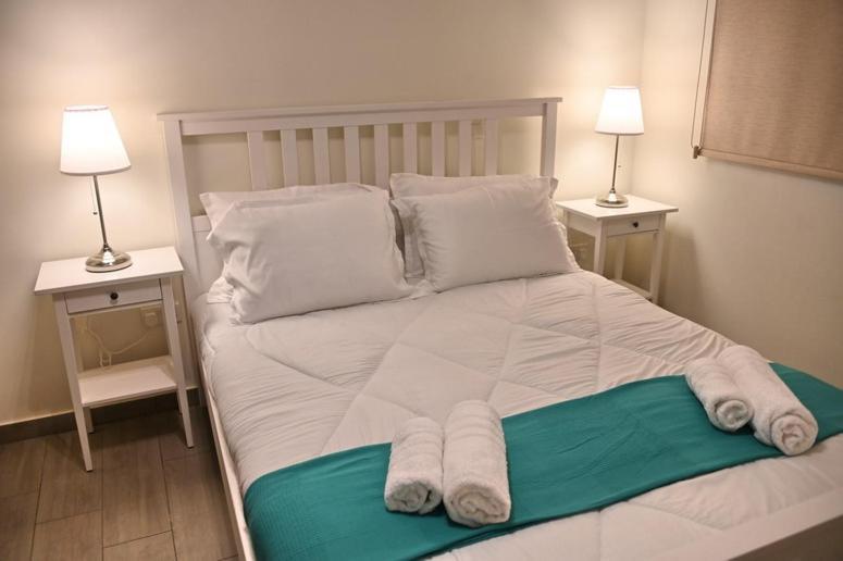 Edessis Beach House Лимасол Экстерьер фото