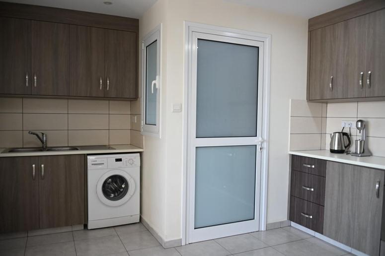 Edessis Beach House Лимасол Экстерьер фото