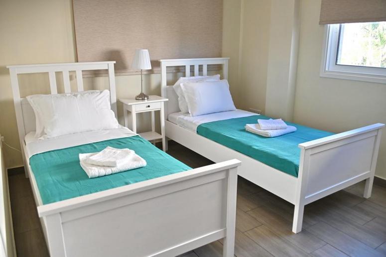 Edessis Beach House Лимасол Экстерьер фото